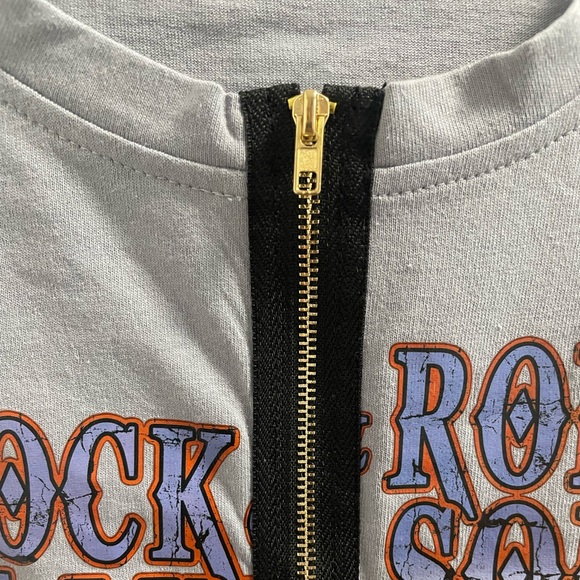 Letter graphic zip detail crop tee - Picture 5 of 5